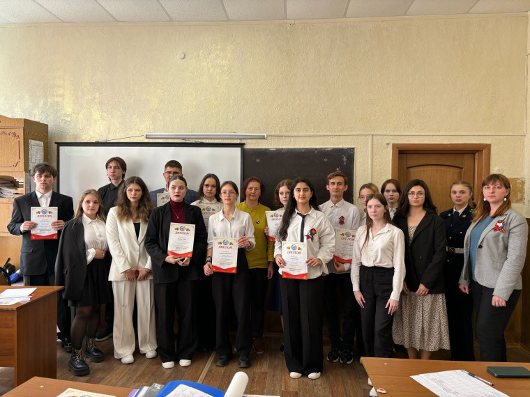 Поздравляем учеников нашей школы с достойной защитой проектов на городских площадках и победой!.
